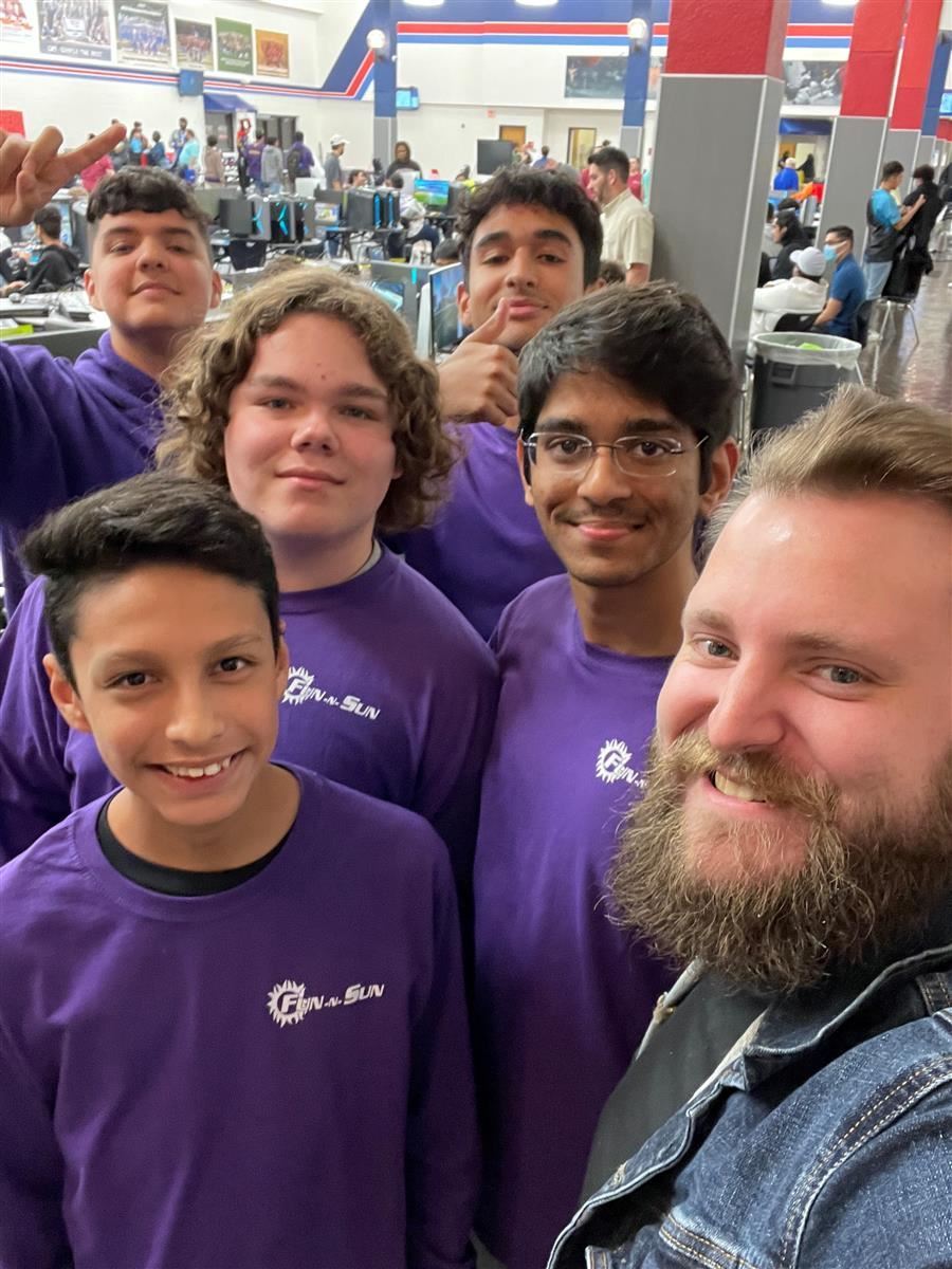  Esports Club memebers